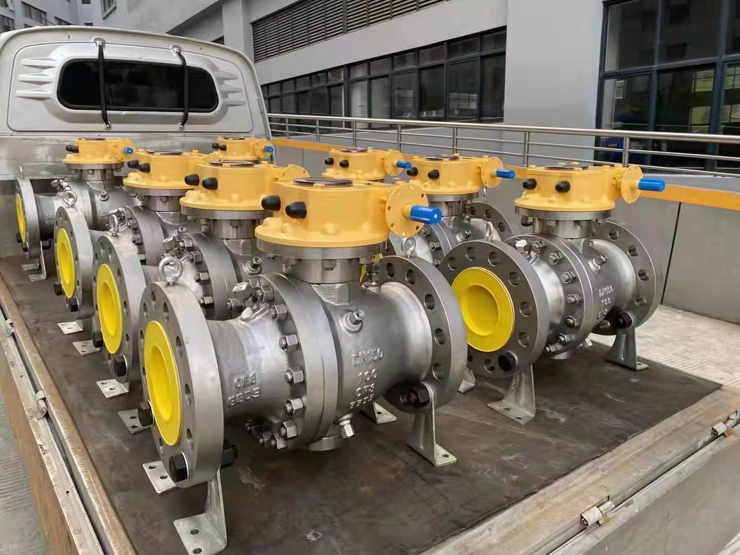 V&aacute;lvula de esfera de flange montada em munh&atilde;o de 2 pe&ccedil;as com engrenagem sem-fim 