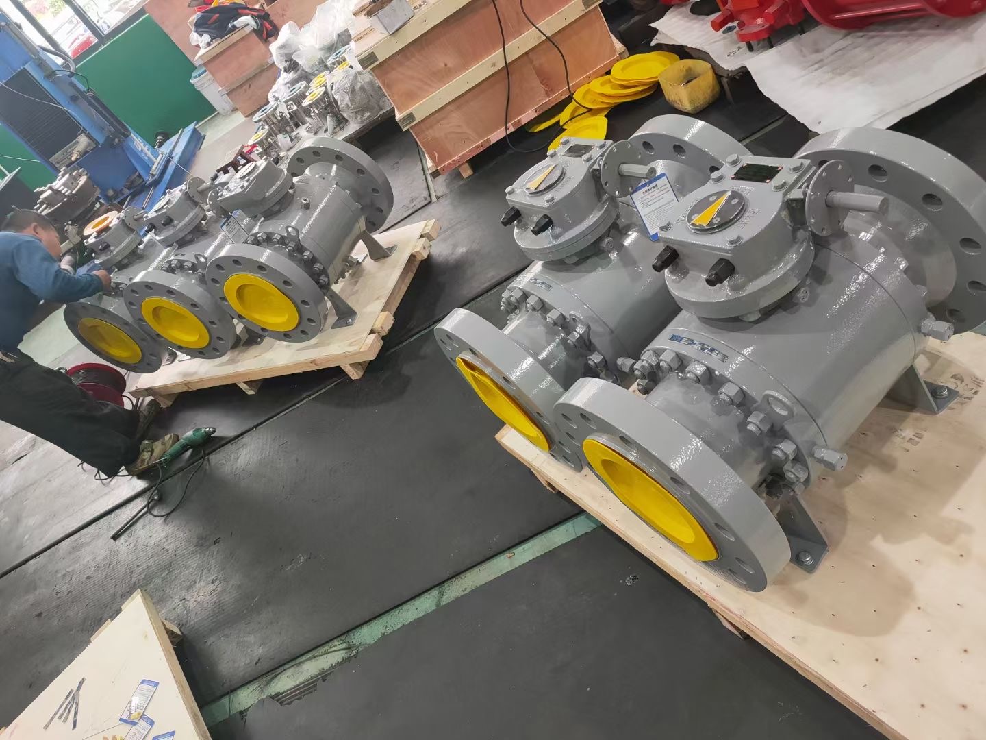 v&aacute;lvula de esfera montada em munh&atilde;o de flange 